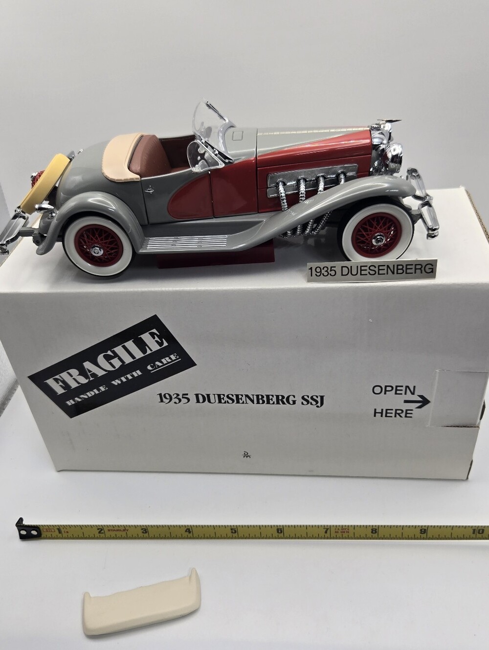 Danbury Mint 1:24 scale die-cast model of a 1935 Duesenberg SSJ Speedster
